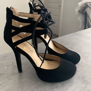 Black Madeline pumps